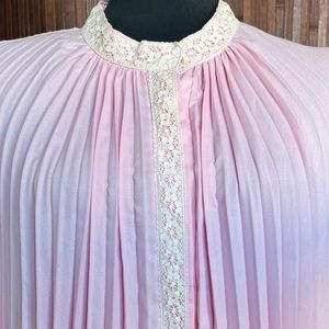 Vintage Pink Lace Trim Robe